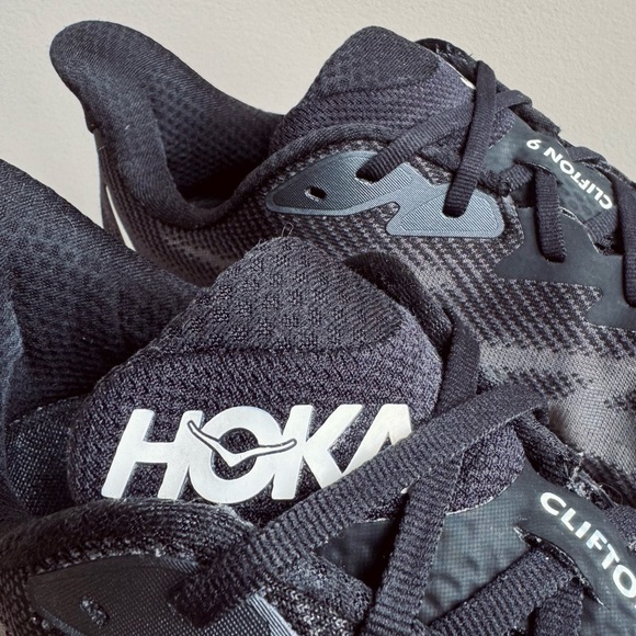 Hoka One Shoes Men 9.5D Clifton 9 Black White Running Shoes Walking Comfort - Picture 9 of 15